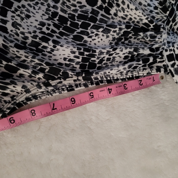 Essentials by Milano High neck sleeveless tops size medium - Picture 8 of 10